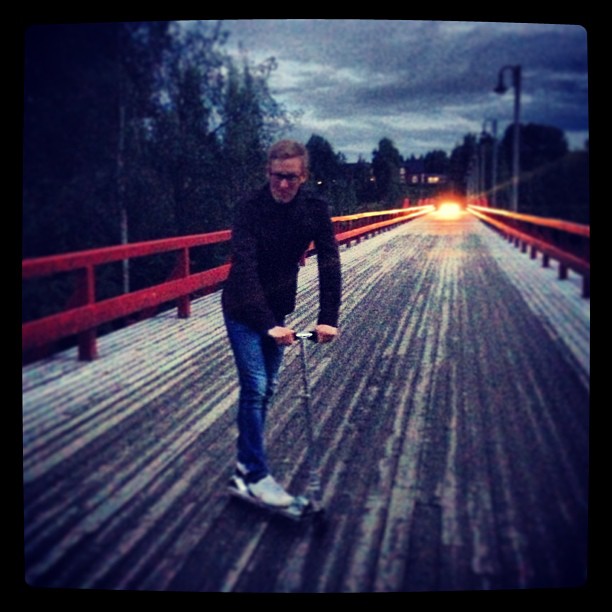 Lejonströmsbron by night, kickbike å fight!#awesome #kickbike